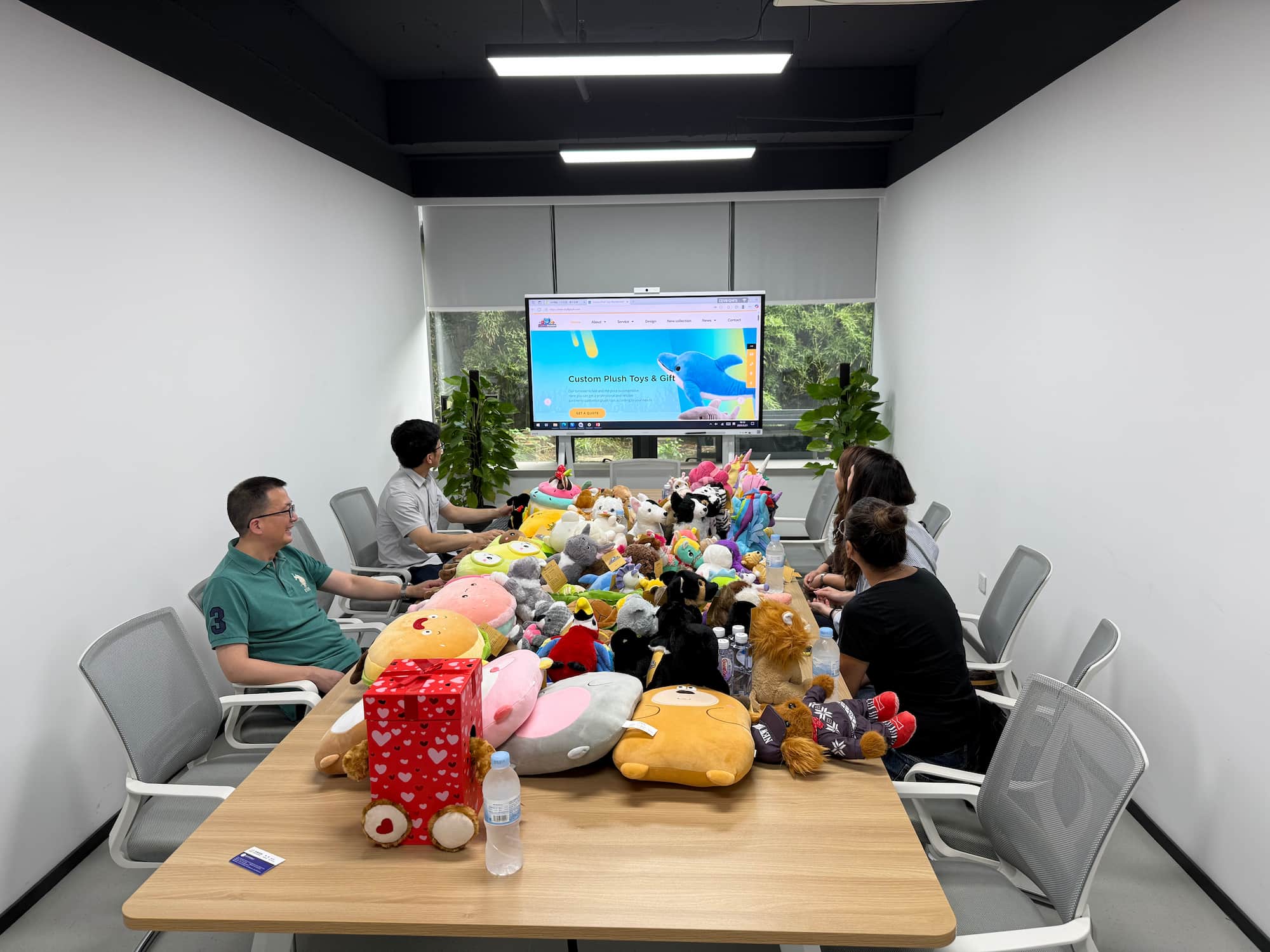 Stuffplush Team Welcomes First Visit From Italian Clients